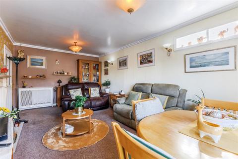 3 bedroom semi-detached bungalow for sale, Shrubbery Road, Drakes Broughton WR10