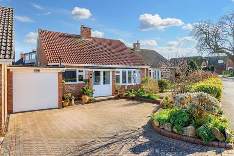 3 bedroom semi-detached bungalow for sale, Shrubbery Road, Drakes Broughton WR10