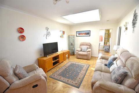 3 bedroom semi-detached bungalow for sale, Cambridge Gardens, Rochford