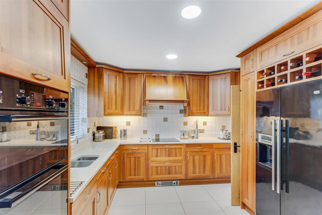 5 T2 A1402 HDR.jpg