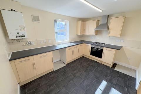 2 bedroom apartment to rent, Hartshill House, St. Andrews Square ST4