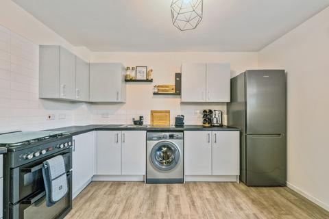 2 bedroom flat for sale, Balmoral Drive, Harthill, ML7