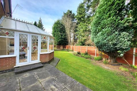 5 bedroom detached house to rent, Green Pastures, Heaton Mersey, Stockport, SK4