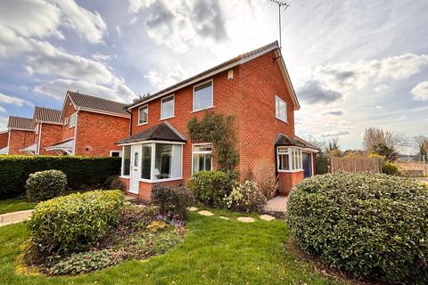 4 bedroom detached house for sale, Cricket Close, Walsall, WS5