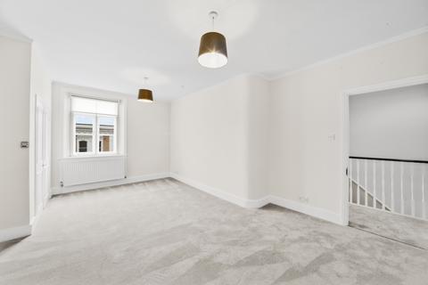 3 bedroom apartment to rent, Thurloe Street, South Kensington SW7