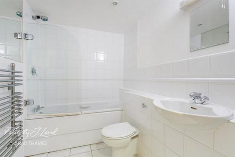 2 bedroom flat to rent, Curlew Street, London