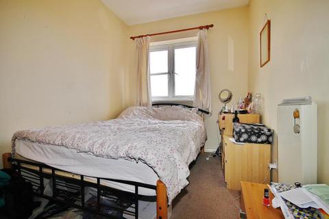 2 bedroom apartment to rent, Whitstable Place, Croydon, CR0