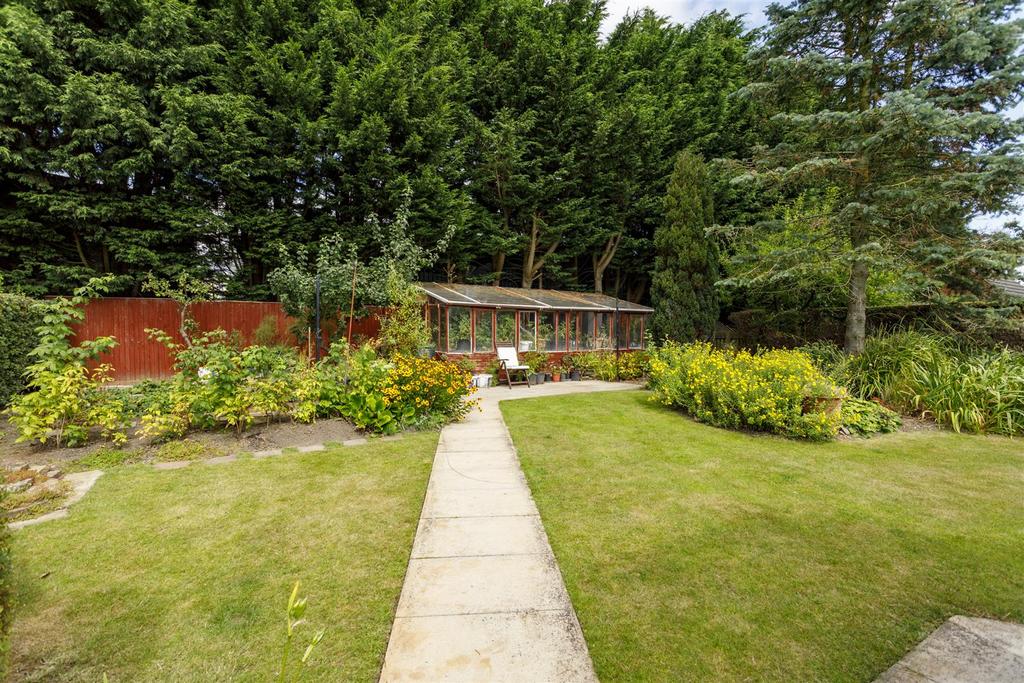Lawnswood 2.jpg