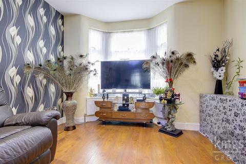 4 bedroom terraced house for sale, Luton Road, London