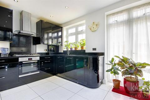 4 bedroom terraced house for sale, Luton Road, London