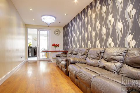 4 bedroom terraced house for sale, Luton Road, London