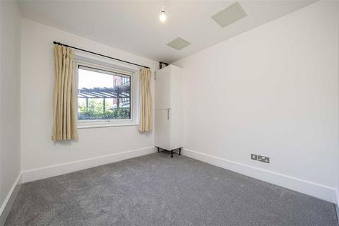 2 bedroom flat to rent, Wadbrook Street, Kingston Upon Thames KT1