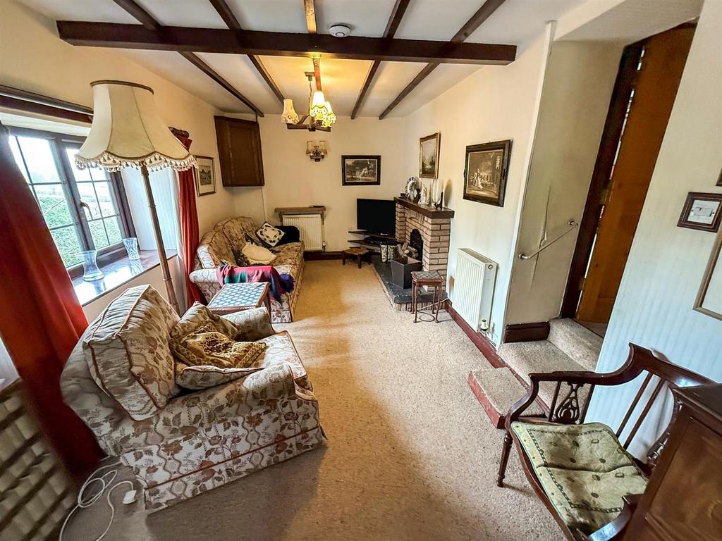 Lounge/ Dining Room