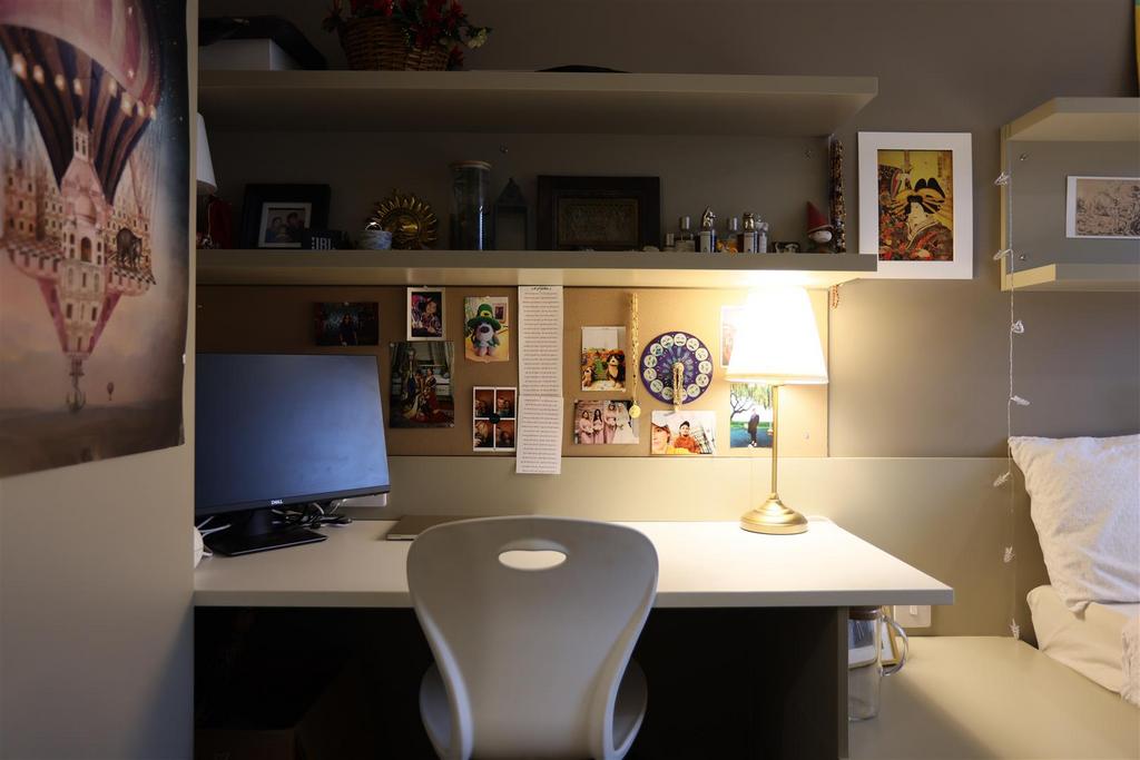 409 Jesmond desk space.JPG