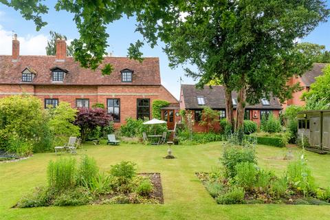 3 bedroom character property for sale, Church Road, Snitterfield, Stratford-Upon-Avon