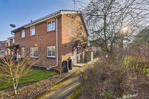 1 bedroom cluster house for sale, Larch Close, Aylesbury, Buckinghamshire