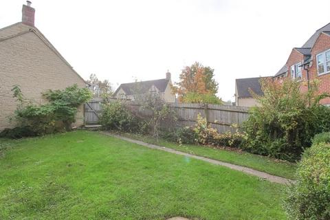 4 bedroom semi-detached house to rent, WITNEY