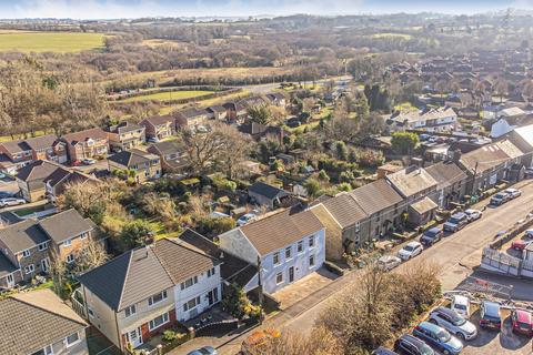 5 bedroom detached house for sale, Main Road, Pontyclun CF72