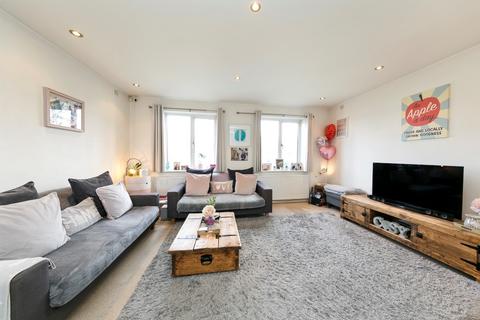 3 bedroom house to rent, High Park Road, Kew, Richmond, Surrey TW9