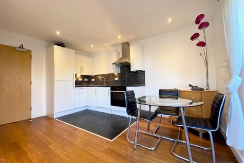 2 bedroom flat to rent, Union Road, Bristol