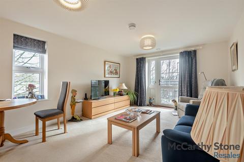 2 bedroom apartment for sale, Queen Elizabeth Place, Orchard Lane, Alton