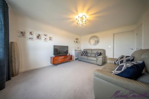 21 Pipit View, Clayton, Bradford, BD14 6FB