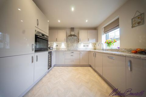 21 Pipit View, Clayton, Bradford, BD14 6FB