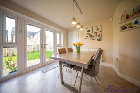 21 Pipit View, Clayton, Bradford, BD14 6FB