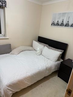 1 bedroom flat to rent, Flat 26 ,Solent Court, London, SW16