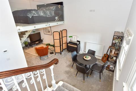 undefined, High Street, Chatham, Kent