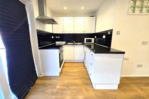 1 bedroom maisonette to rent, Gurney Road, Northolt, Greater London, UB5