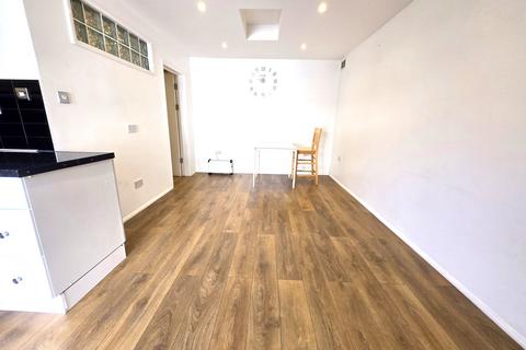 1 bedroom maisonette to rent, Gurney Road, Northolt, Greater London, UB5
