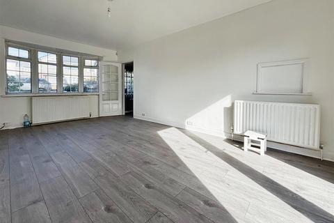39 Grovelands, Bradford, BD2 4HH