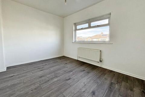 39 Grovelands, Bradford, BD2 4HH