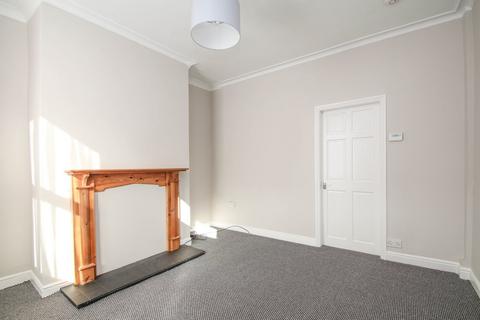 2 bedroom end of terrace house to rent, Oak Grove, Urmston, Manchester, M41