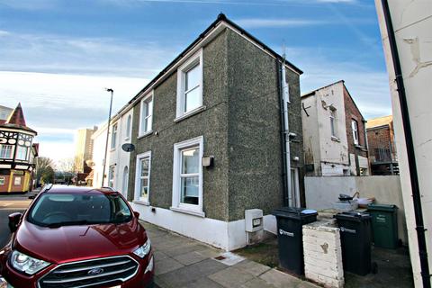 2 bedroom end of terrace house for sale, Somers Road, Southsea