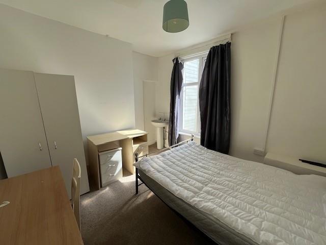 Bedroom 2.jpg