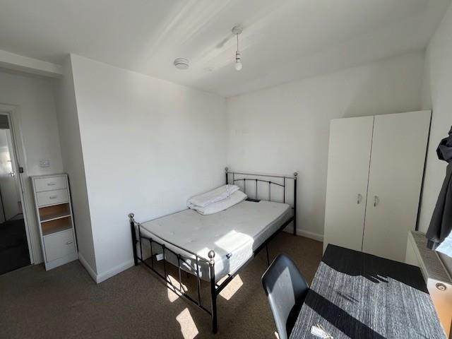 Bedroom 5.jpg