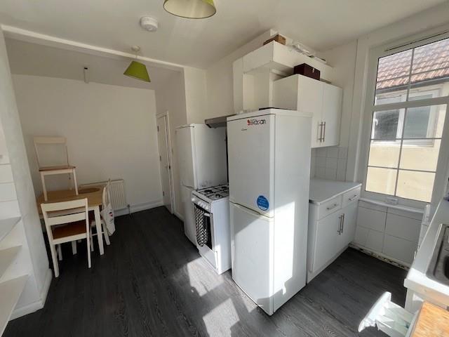 Kitchen 4.jpg