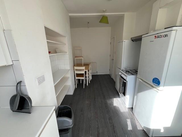 Kitchen 5.jpg