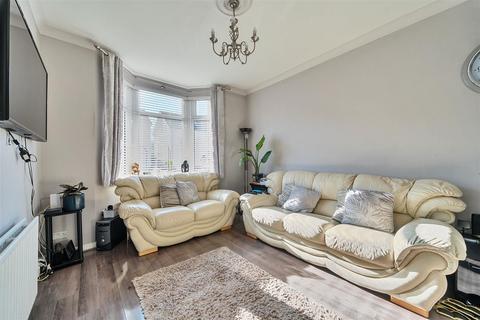 2 bedroom terraced house for sale, Holmesdale Road, London