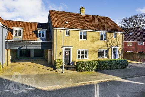 3 bedroom semi-detached house for sale, Kevill Davis Drive, Little Plumstead, Norwich