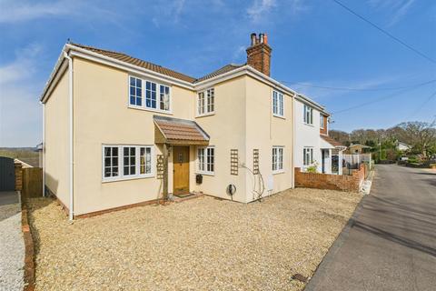 4 bedroom semi-detached house for sale, Glen Road, Sarisbury Green, Southampton