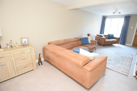 9 Downland Way, Durrington, Salisbury, SP4 8BX