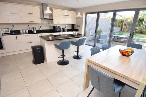 9 Downland Way, Durrington, Salisbury, SP4 8BX