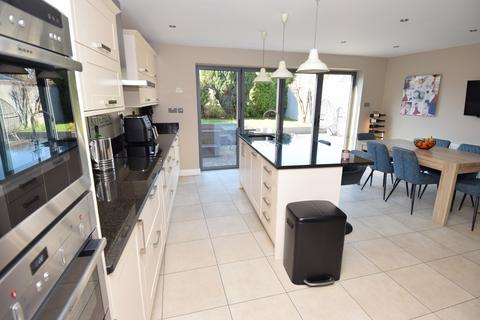 9 Downland Way, Durrington, Salisbury, SP4 8BX