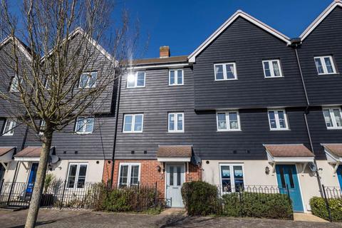 4 bedroom townhouse for sale, Herdwick Close, Kingsnorth, TN25