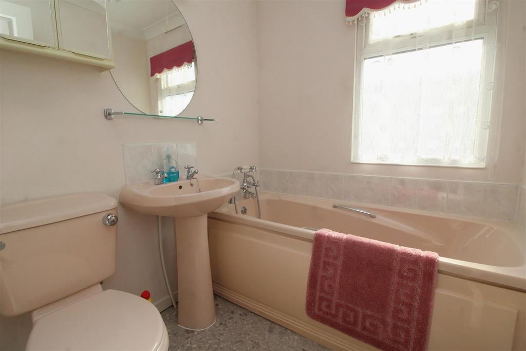 Bathroom.JPG