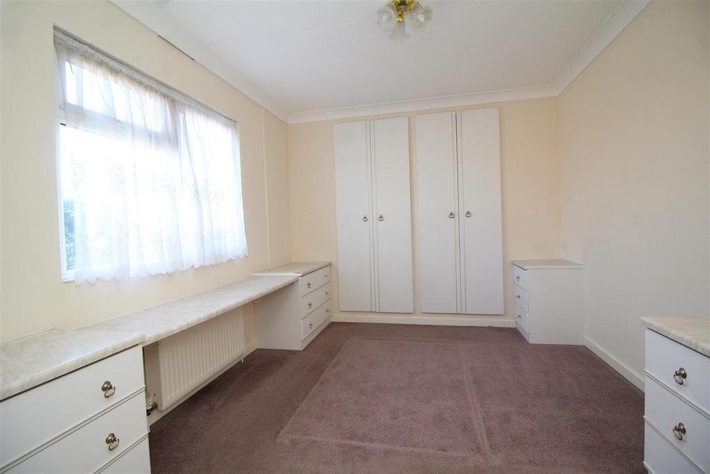 Main bedroom 2 .JPG