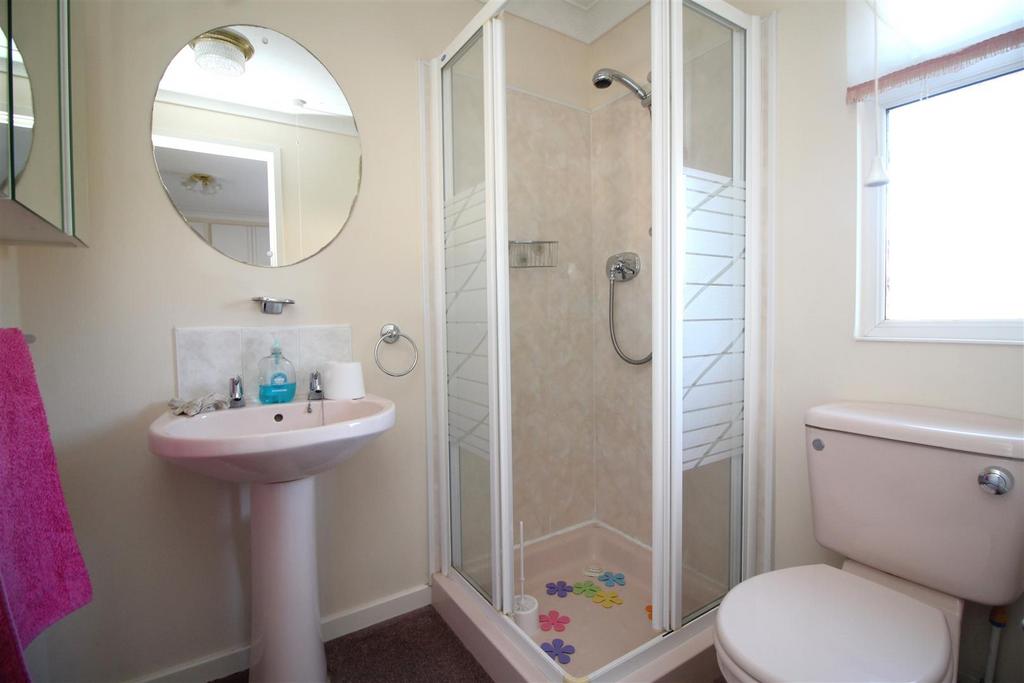 Ensuite.JPG